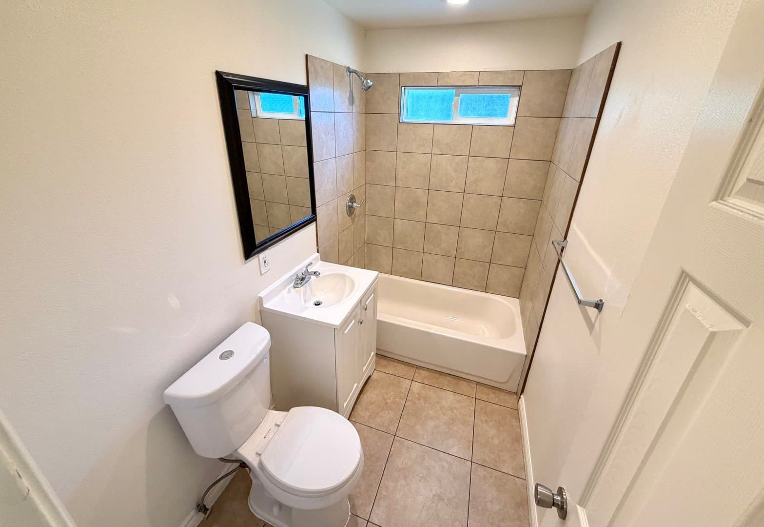 Riverside House: 8756 Greenpoint Ave
