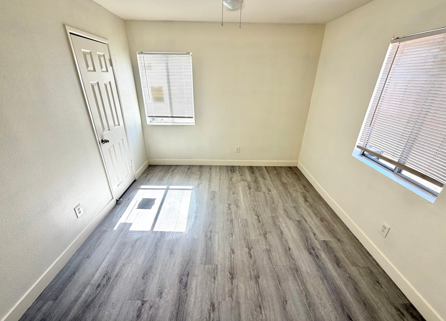 Riverside House: 8756 Greenpoint Ave