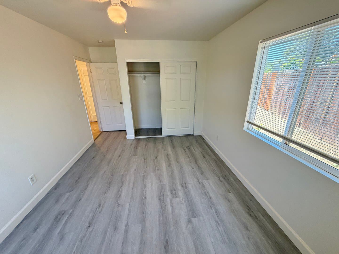 Riverside House: 8756 Greenpoint Ave