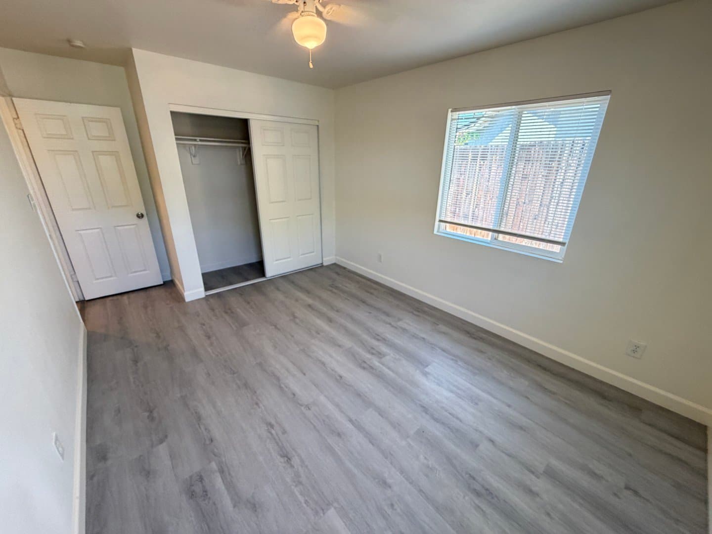 Riverside House: 8756 Greenpoint Ave