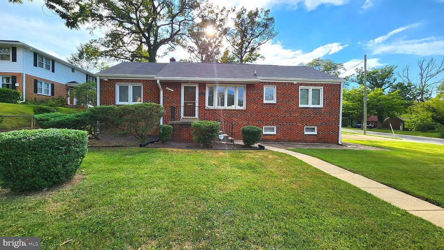 Cheverly House: 3122 Cheverly Avenue