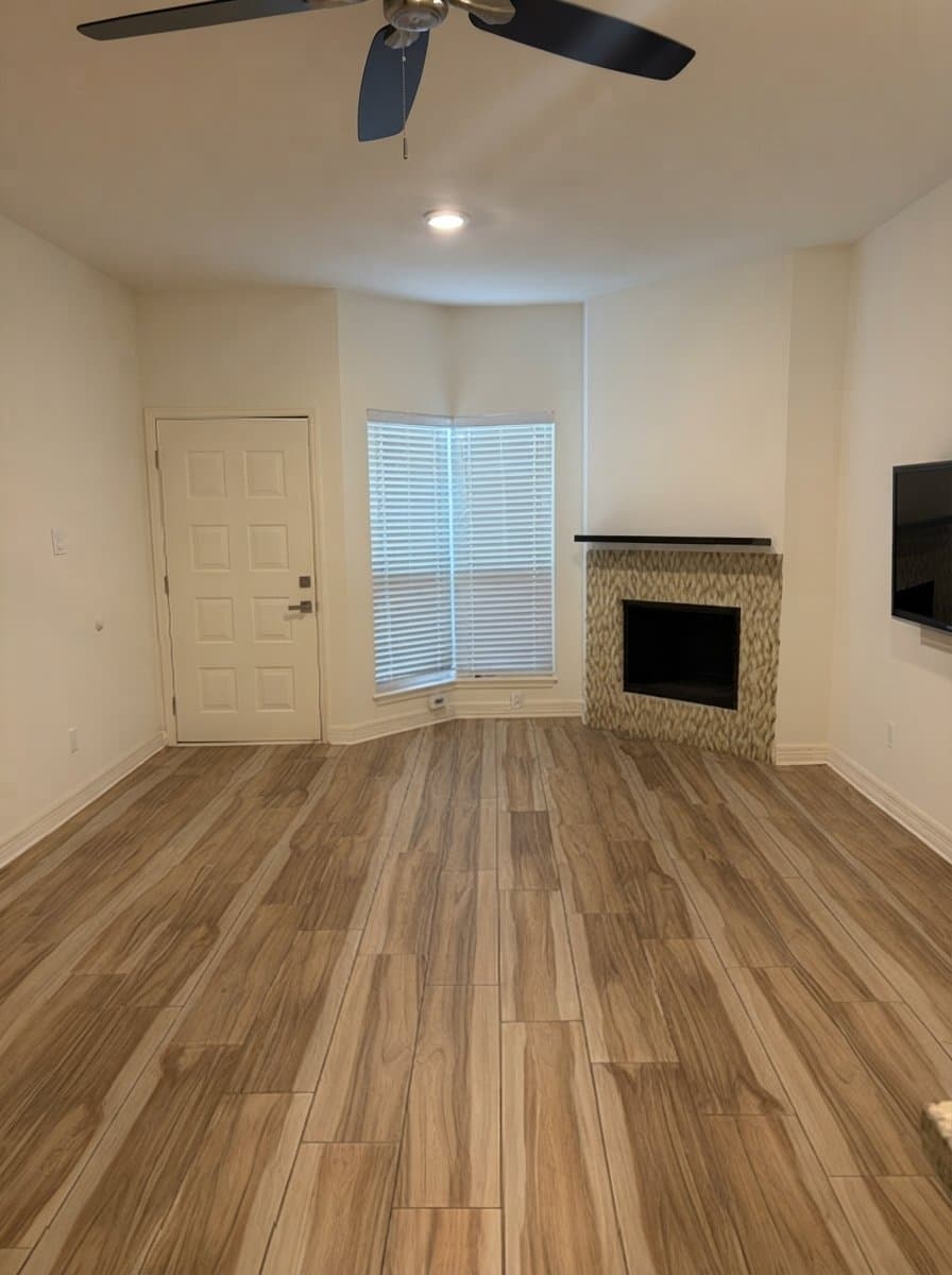 Houston Condo: 1829 Augusta Dr
