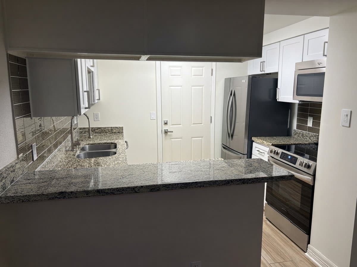 Houston Condo: 1829 Augusta Dr