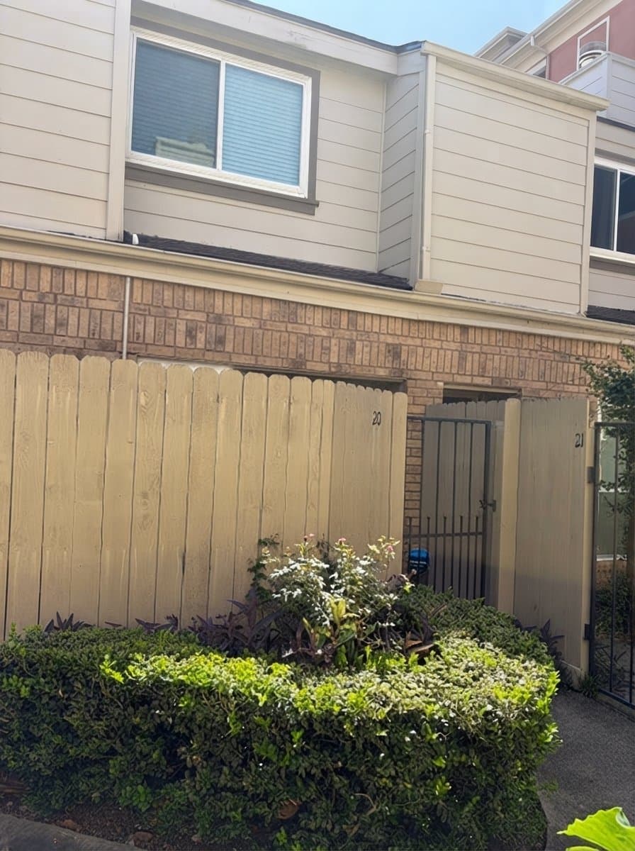 Houston Condo: 1829 Augusta Dr