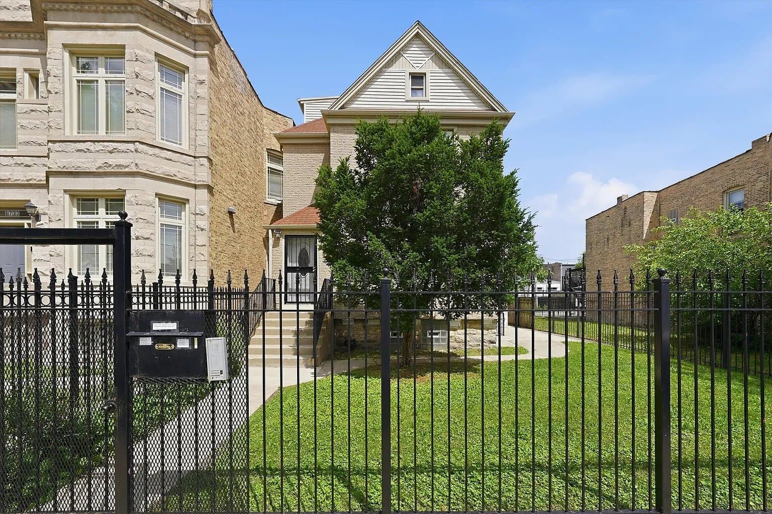 Chicago Single Room: 6735 S Eberhart Ave