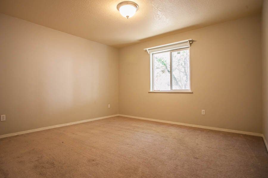 White Salmon House: 106 Manly