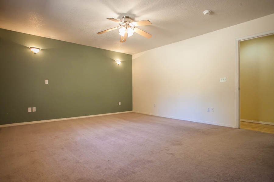 White Salmon House: 106 Manly
