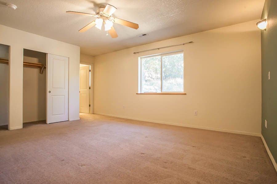 White Salmon House: 106 Manly