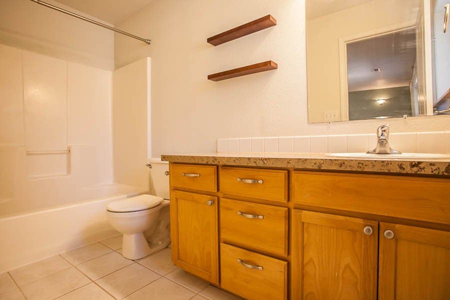 White Salmon House: 106 Manly