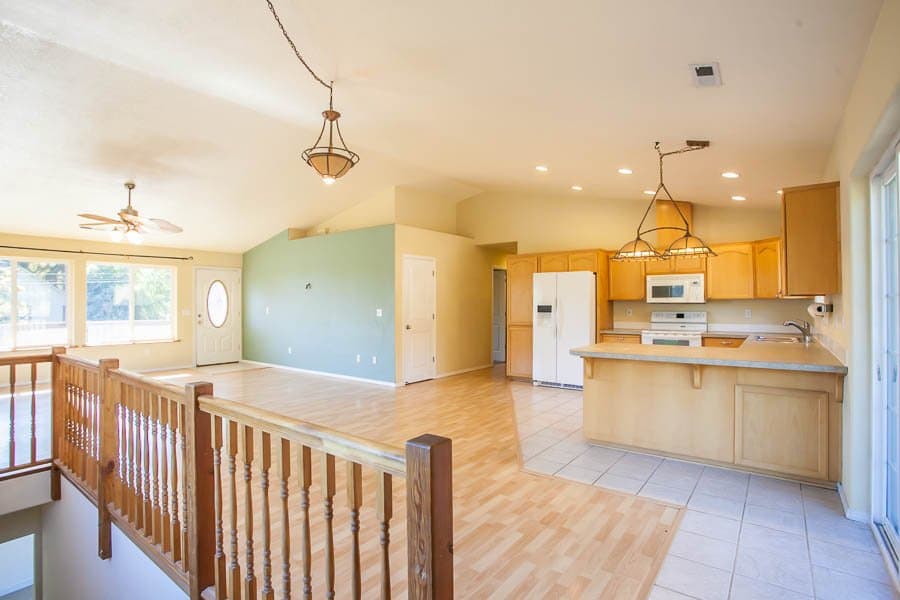 White Salmon House: 106 Manly