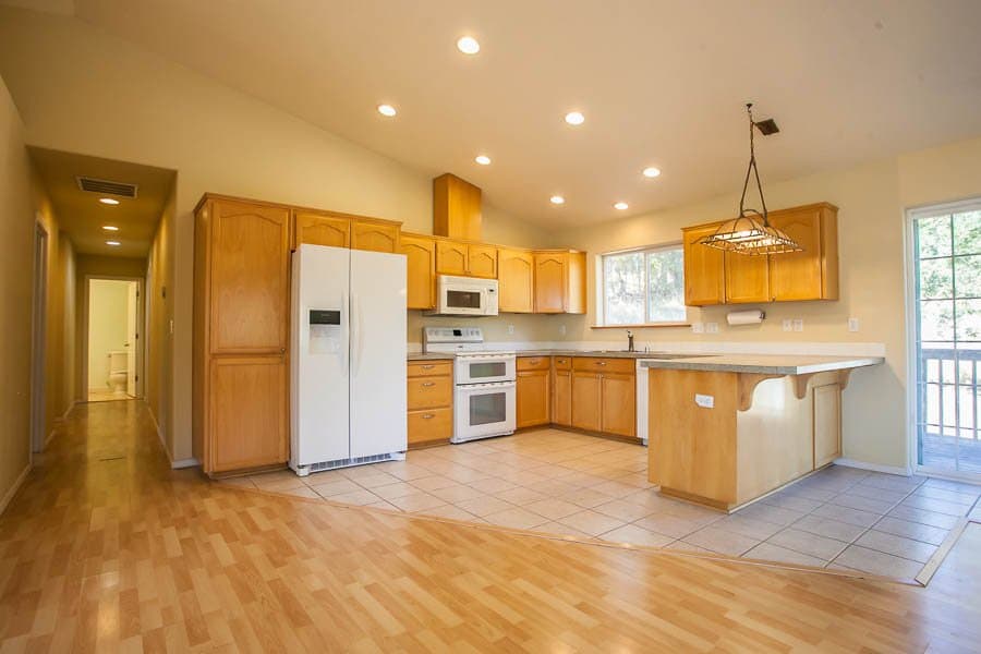White Salmon House: 106 Manly