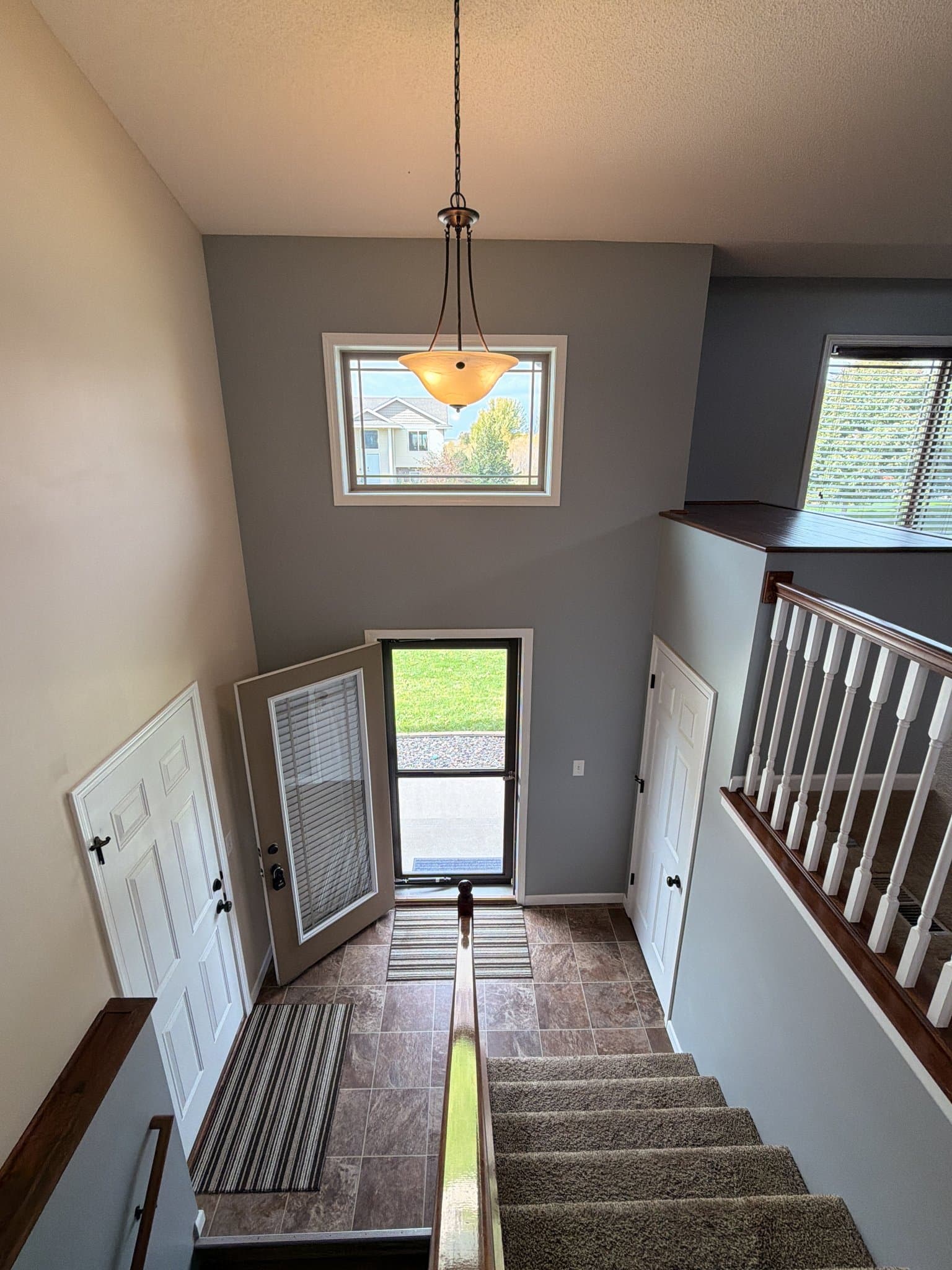 Montrose House: 820 Cole Ave