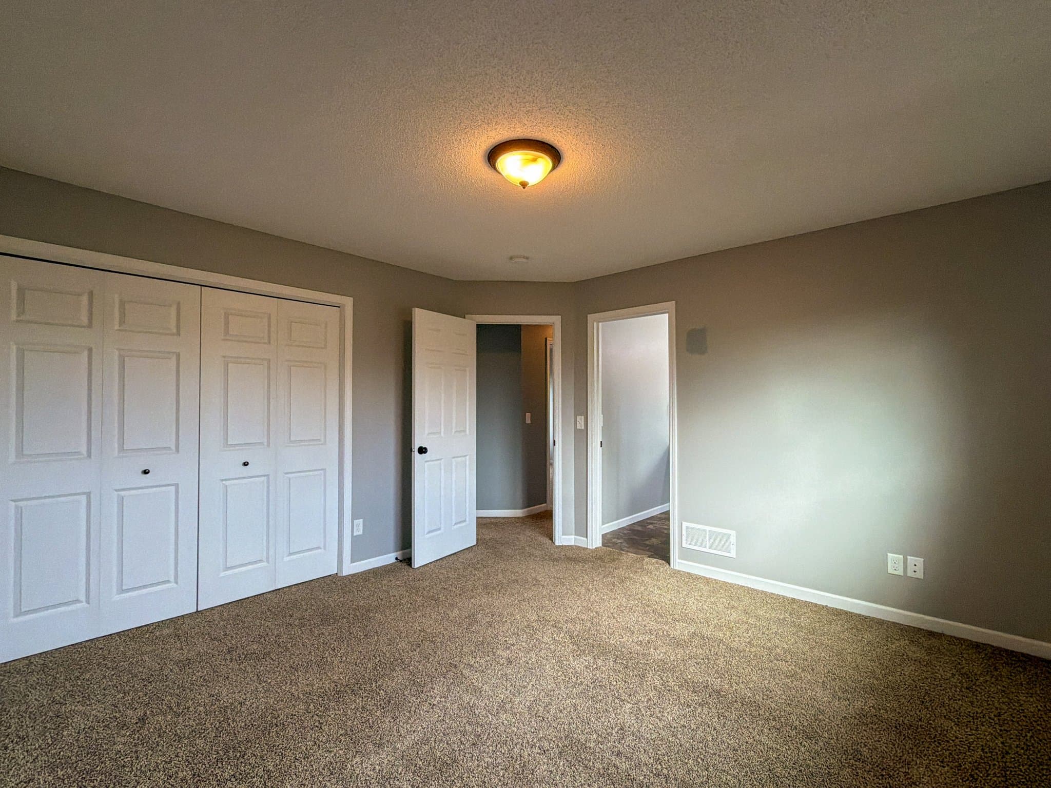 Montrose House: 820 Cole Ave