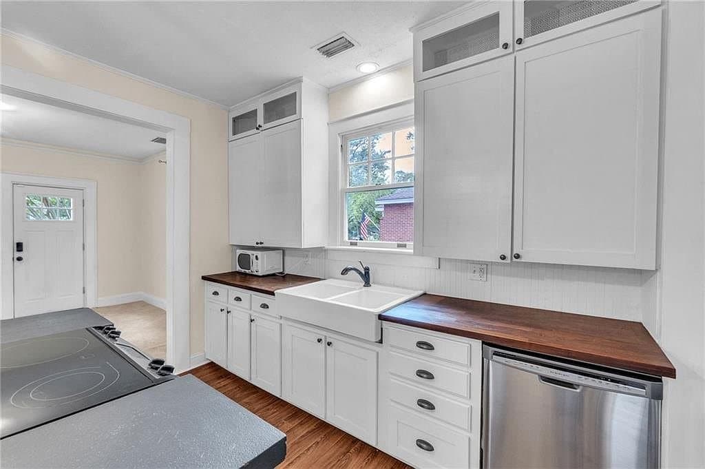Anderson House: 805 S Manning St