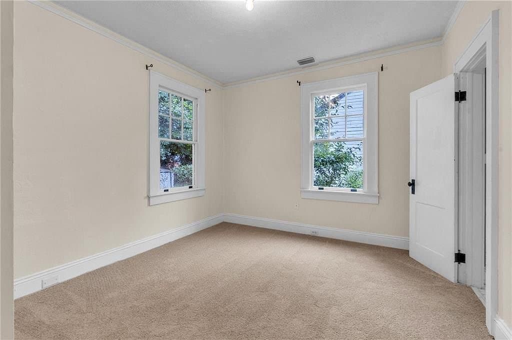 Anderson House: 805 S Manning St
