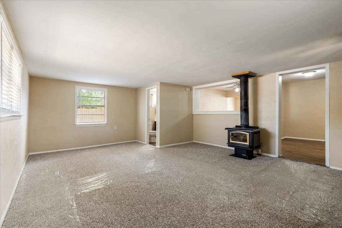 Lawton House: 118 NE Angus St