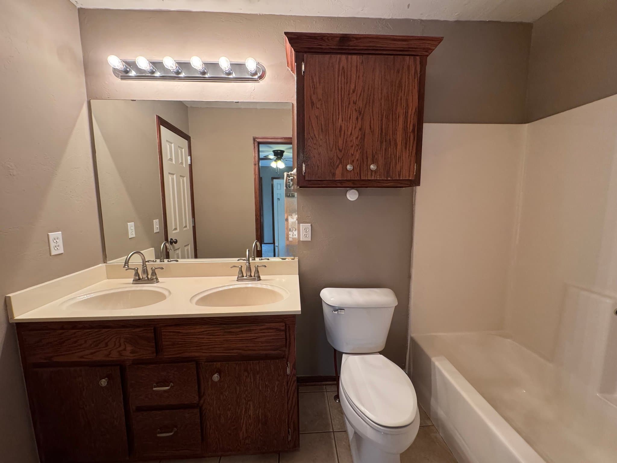Moore House: 624 NW 20th
