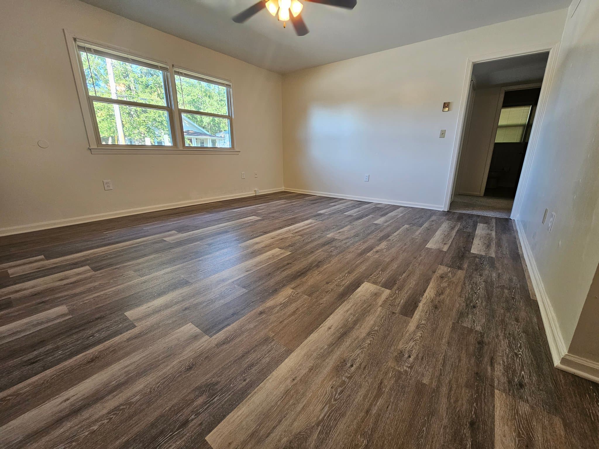 Easley Apartment: 401 S. 1st Street