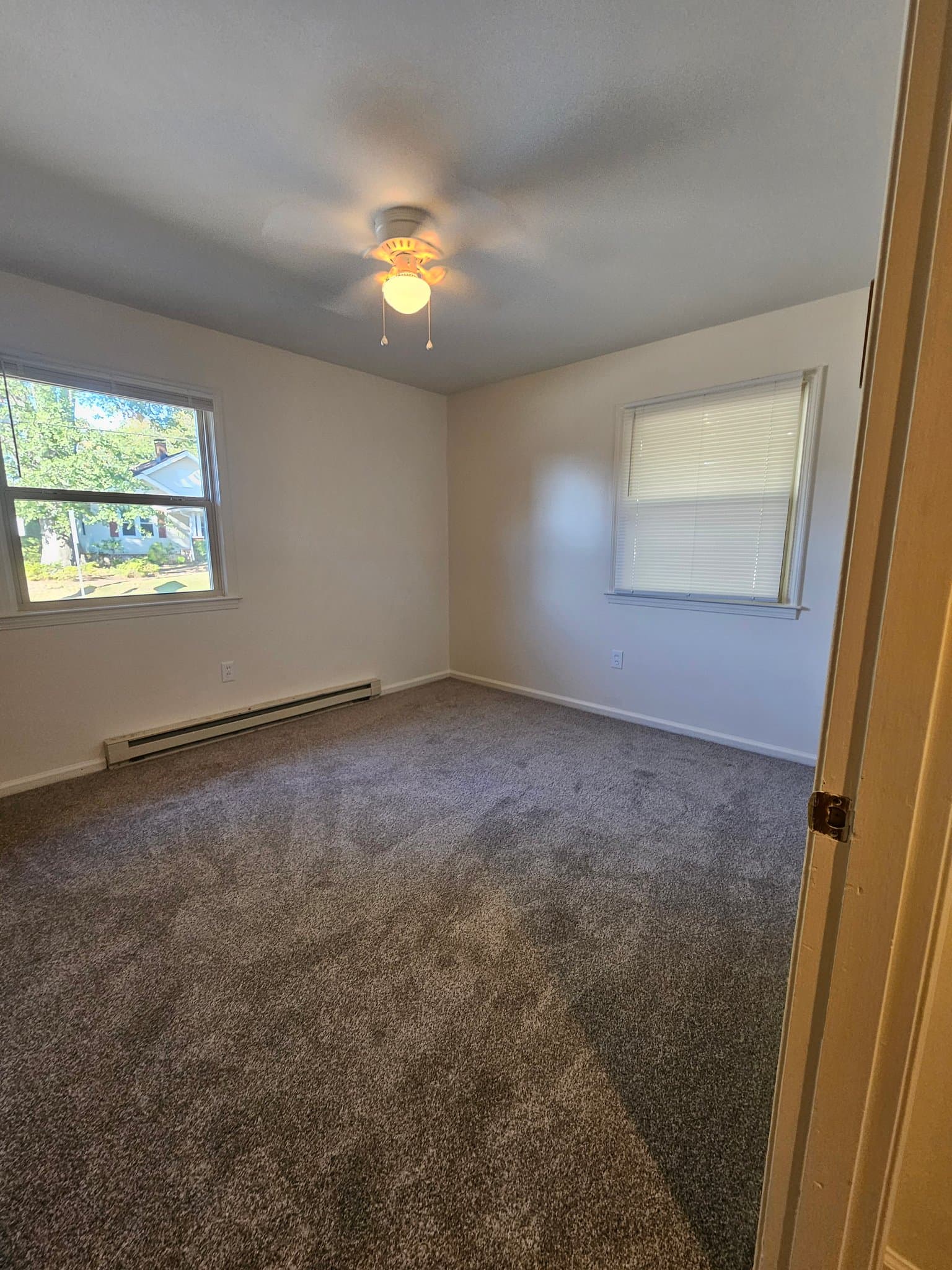 Easley Apartment: 401 S. 1st Street