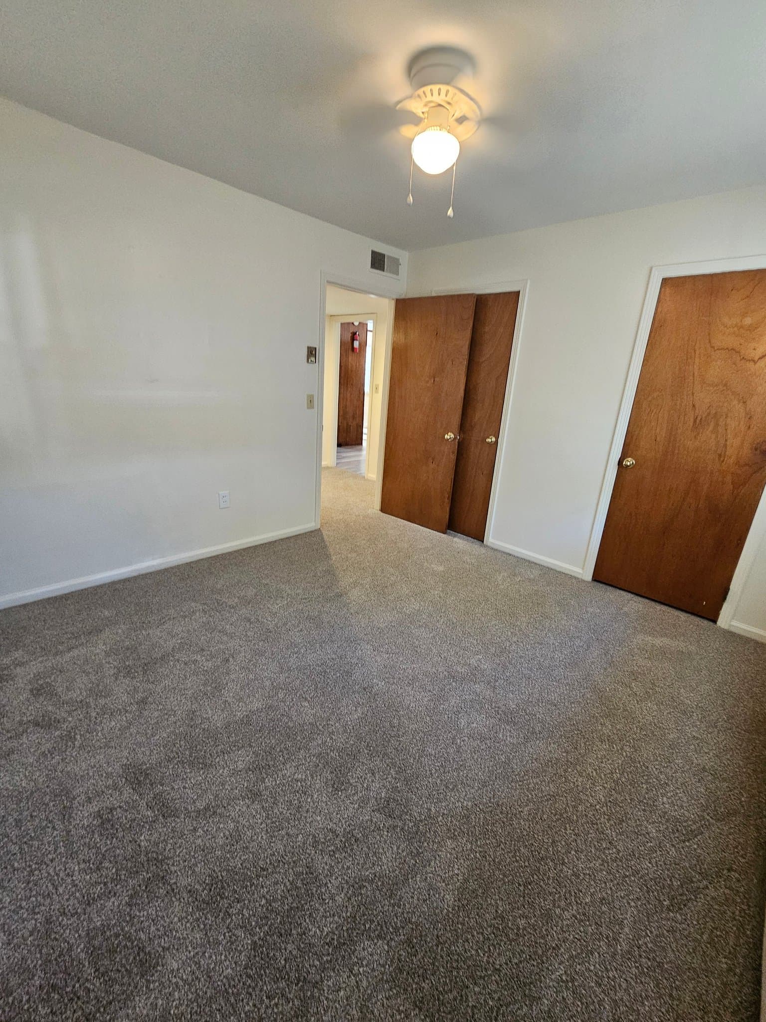 Easley Apartment: 401 S. 1st Street