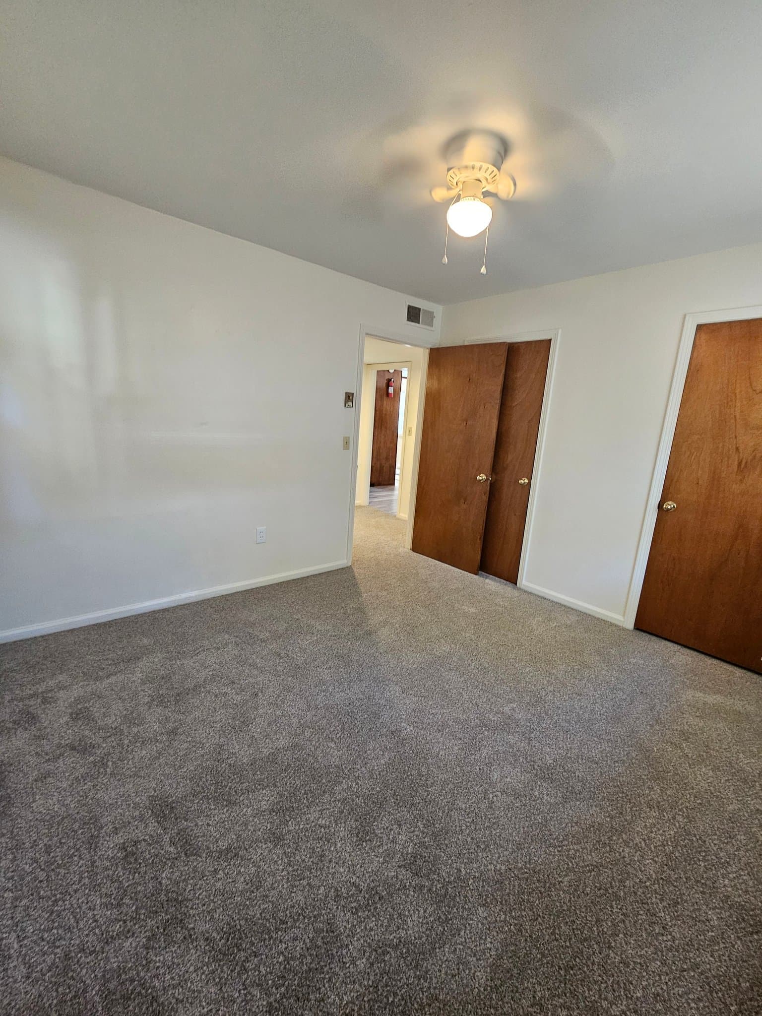 Easley Apartment: 401 S. 1st Street