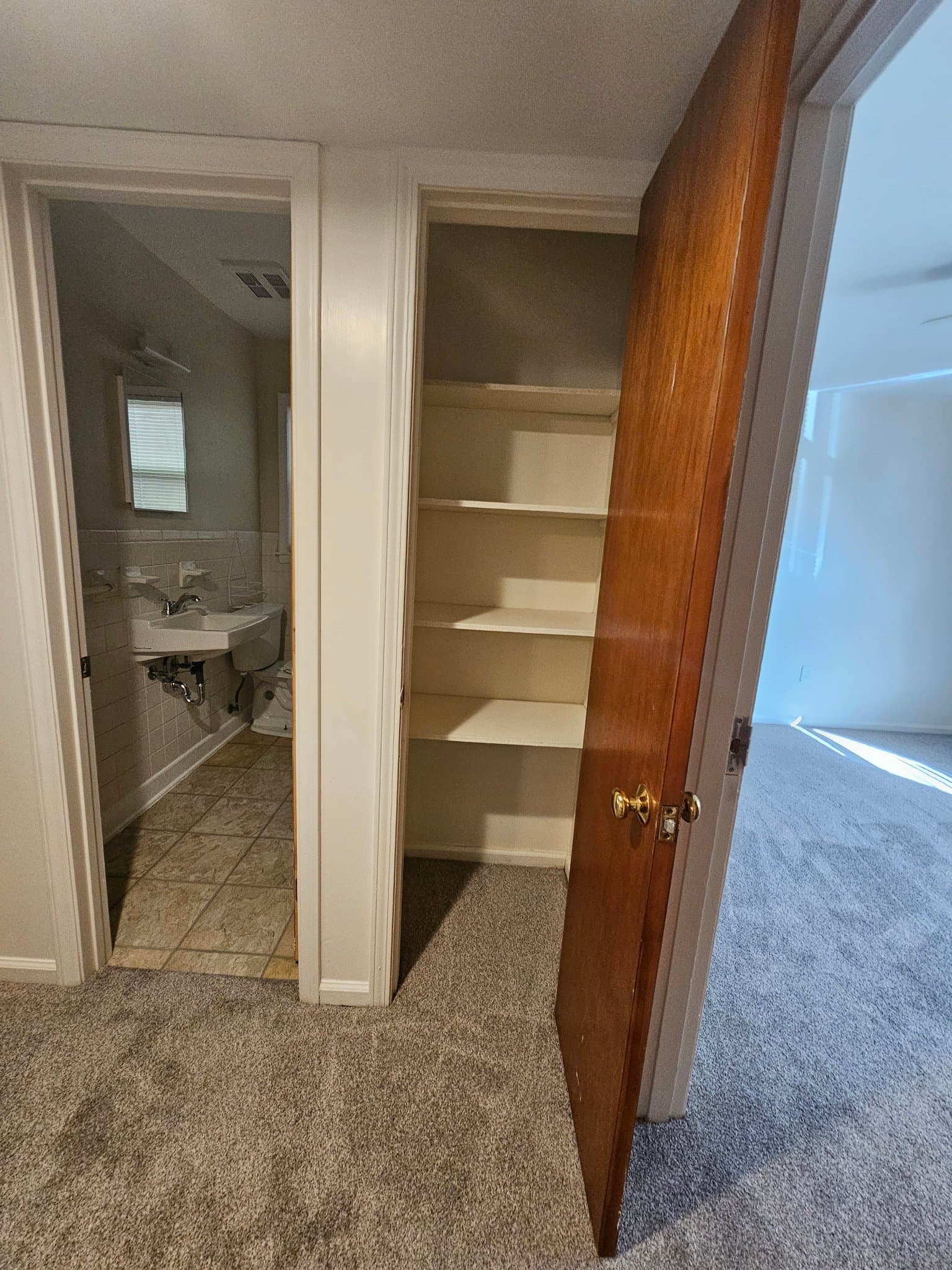 Easley Apartment: 401 S. 1st Street