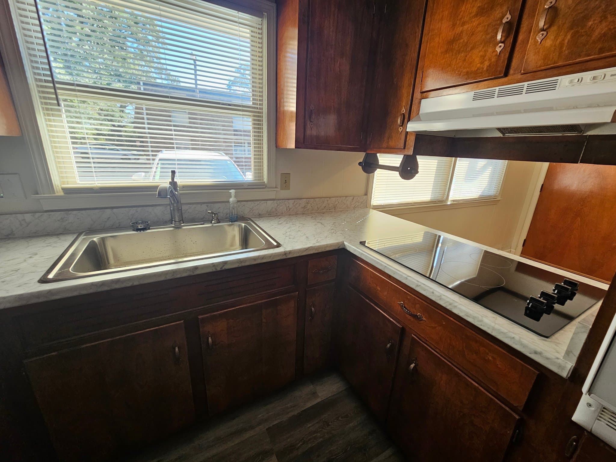 Easley Apartment: 401 S. 1st Street