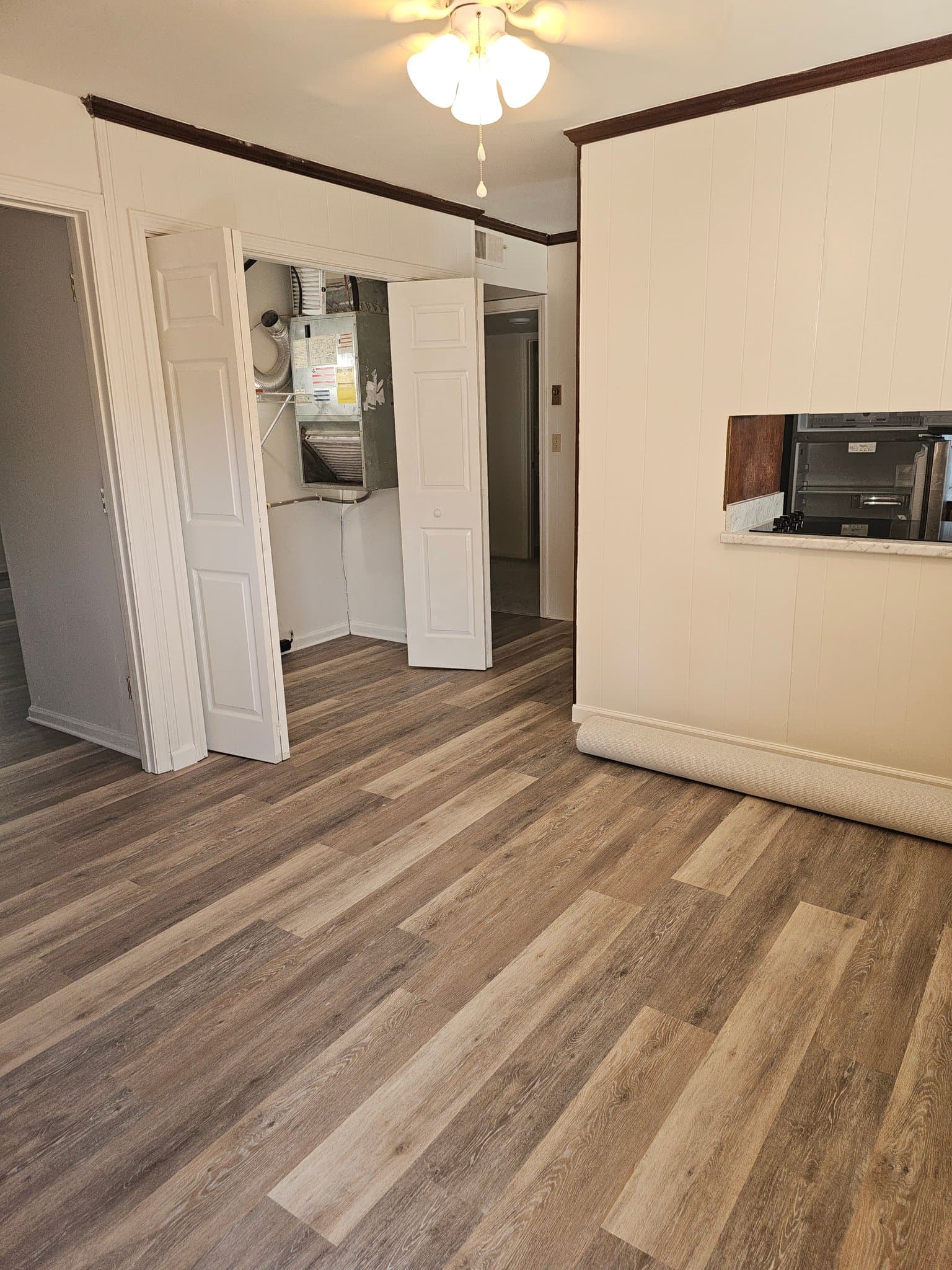 Easley Apartment: 401 S. 1st Street