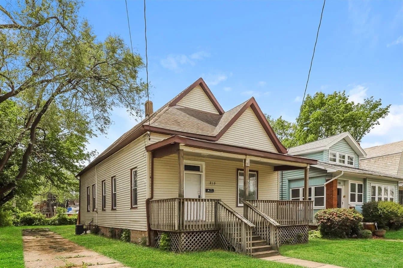 Peoria House: 217 west virginia avenue