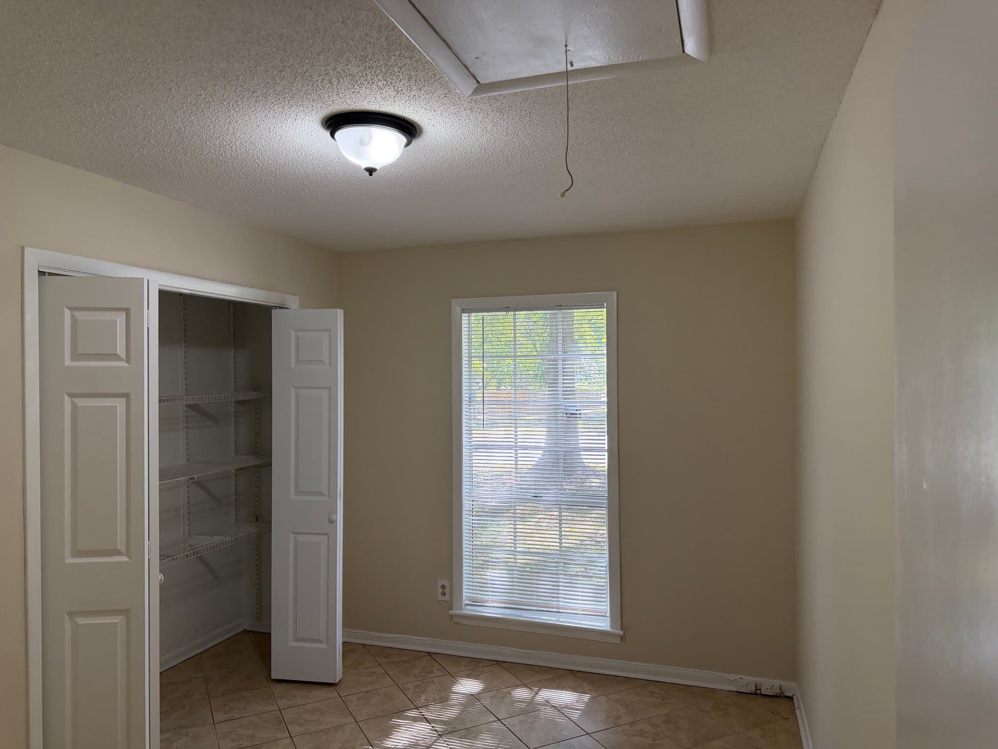 Charlotte House: 6101 Old Meadow Rd