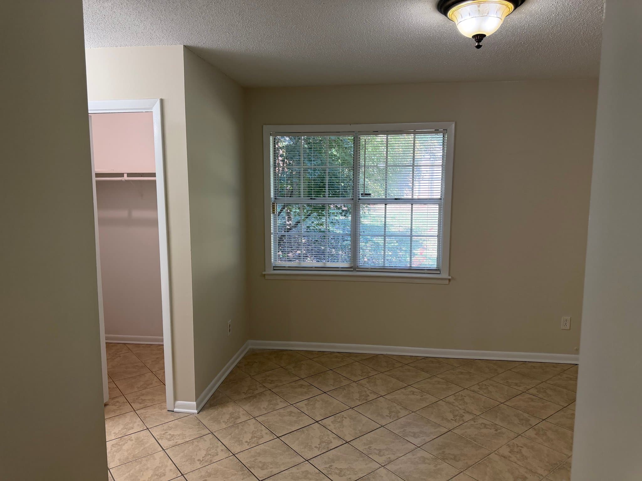 Charlotte House: 6101 Old Meadow Rd