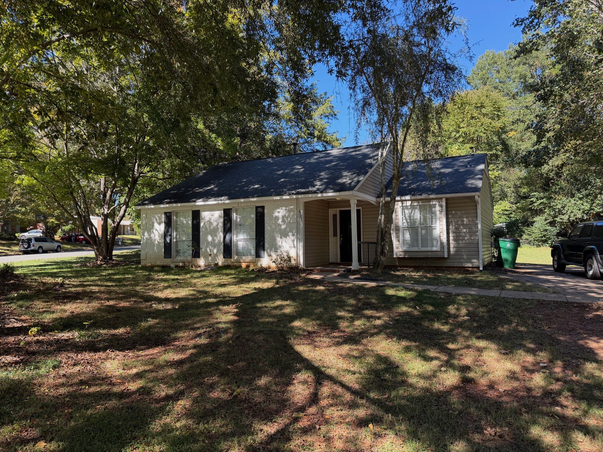 Charlotte House: 6101 Old Meadow Rd