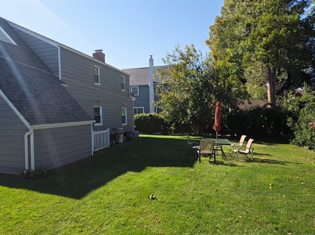 Glen Cove House: 80 Coles St