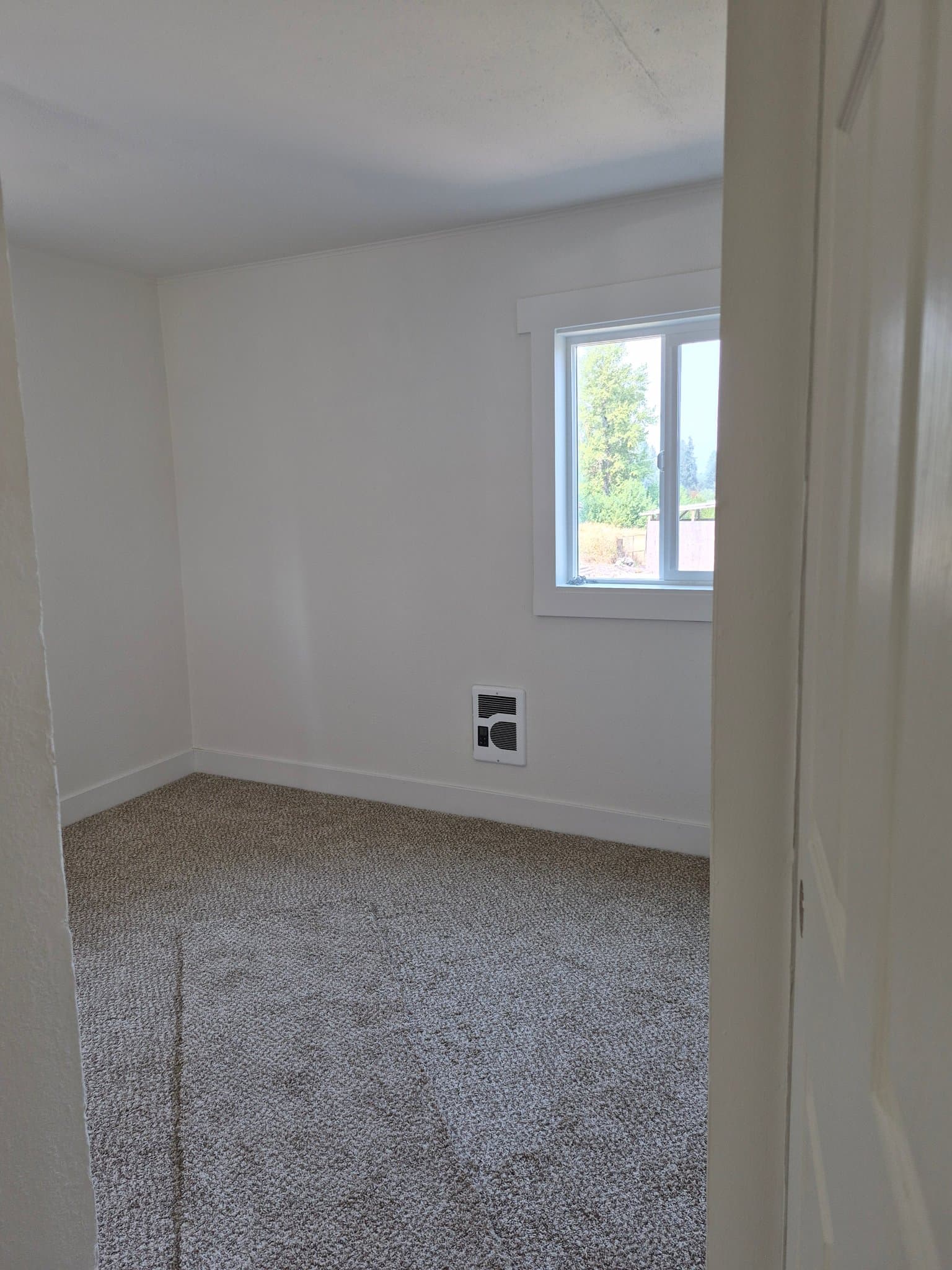 Hood River House: 3796 Davis Dr