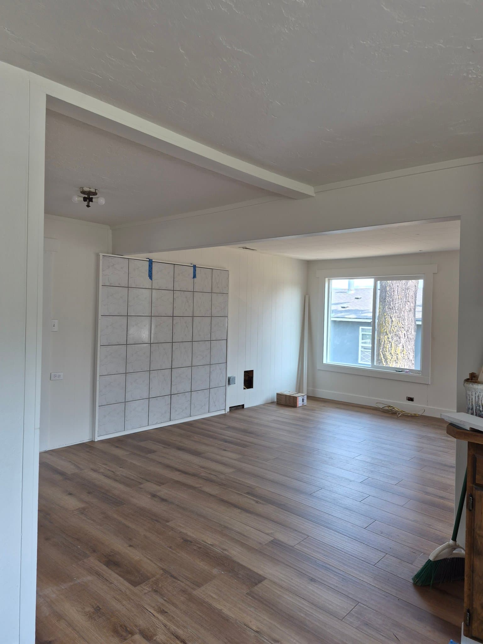 Hood River House: 3796 Davis Dr