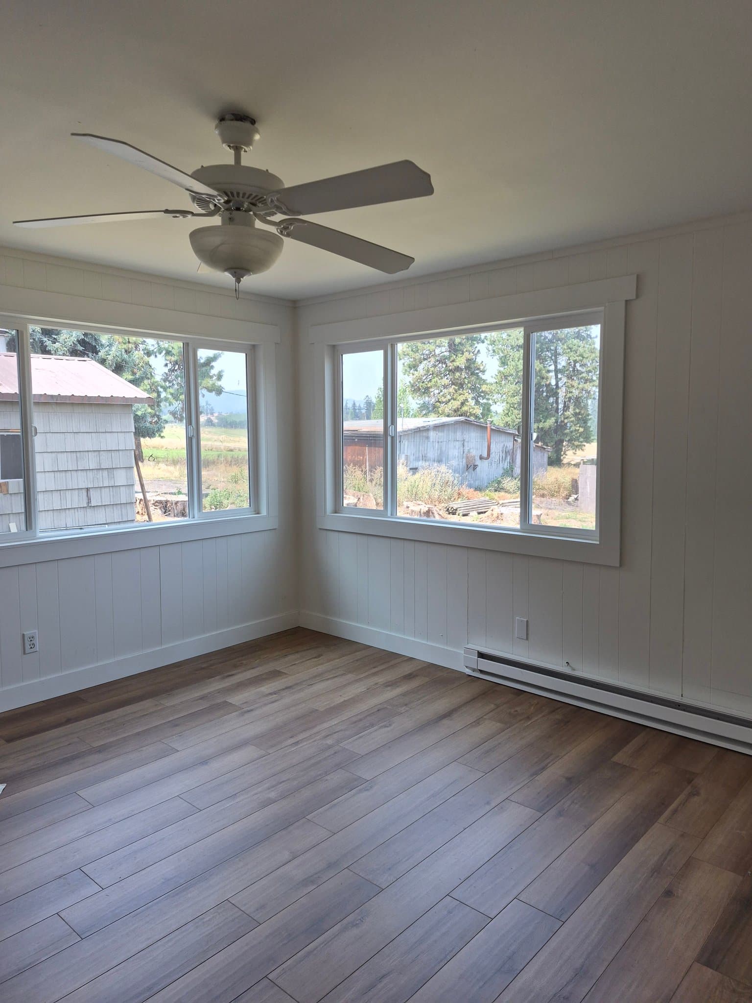 Hood River House: 3796 Davis Dr