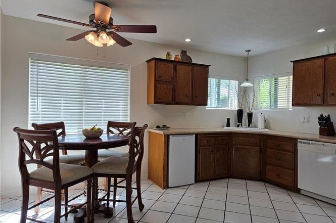Anaheim House: 3333 W Keys Ln