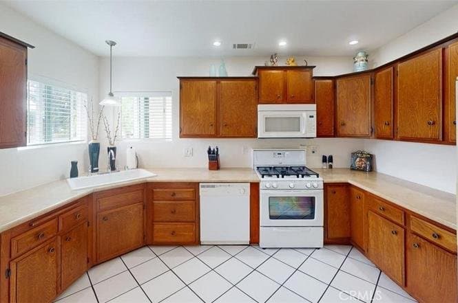 Anaheim House: 3333 W Keys Ln