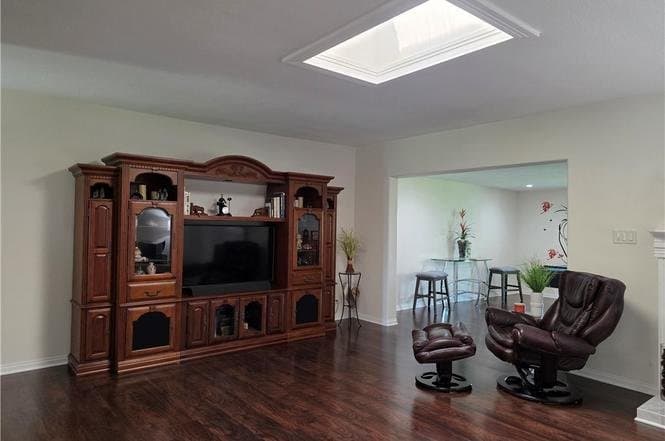 Anaheim House: 3333 W Keys Ln