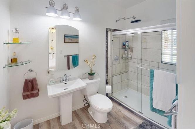 Anaheim House: 3333 W Keys Ln