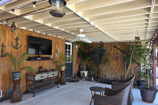 Anaheim House: 3333 W Keys Ln