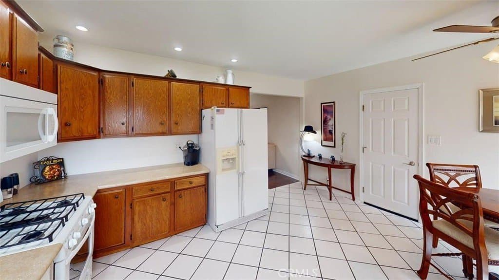 Anaheim House: 3333 W Keys Ln