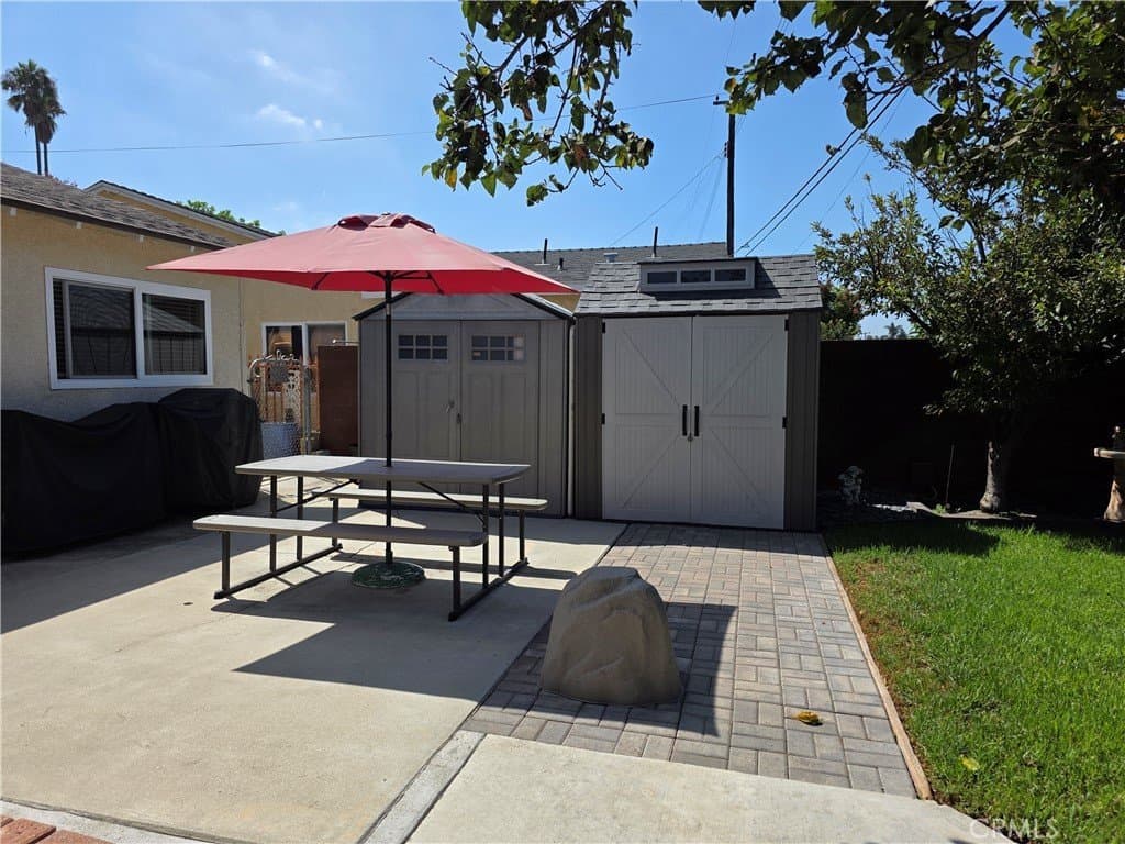 Anaheim House: 3333 W Keys Ln