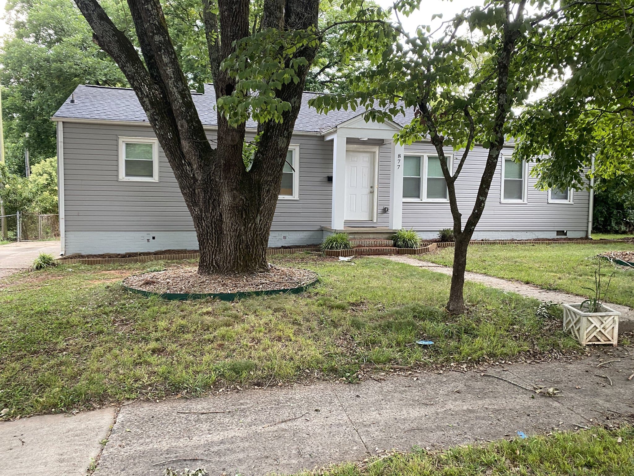 Rock Hill House: 877 McNair Street