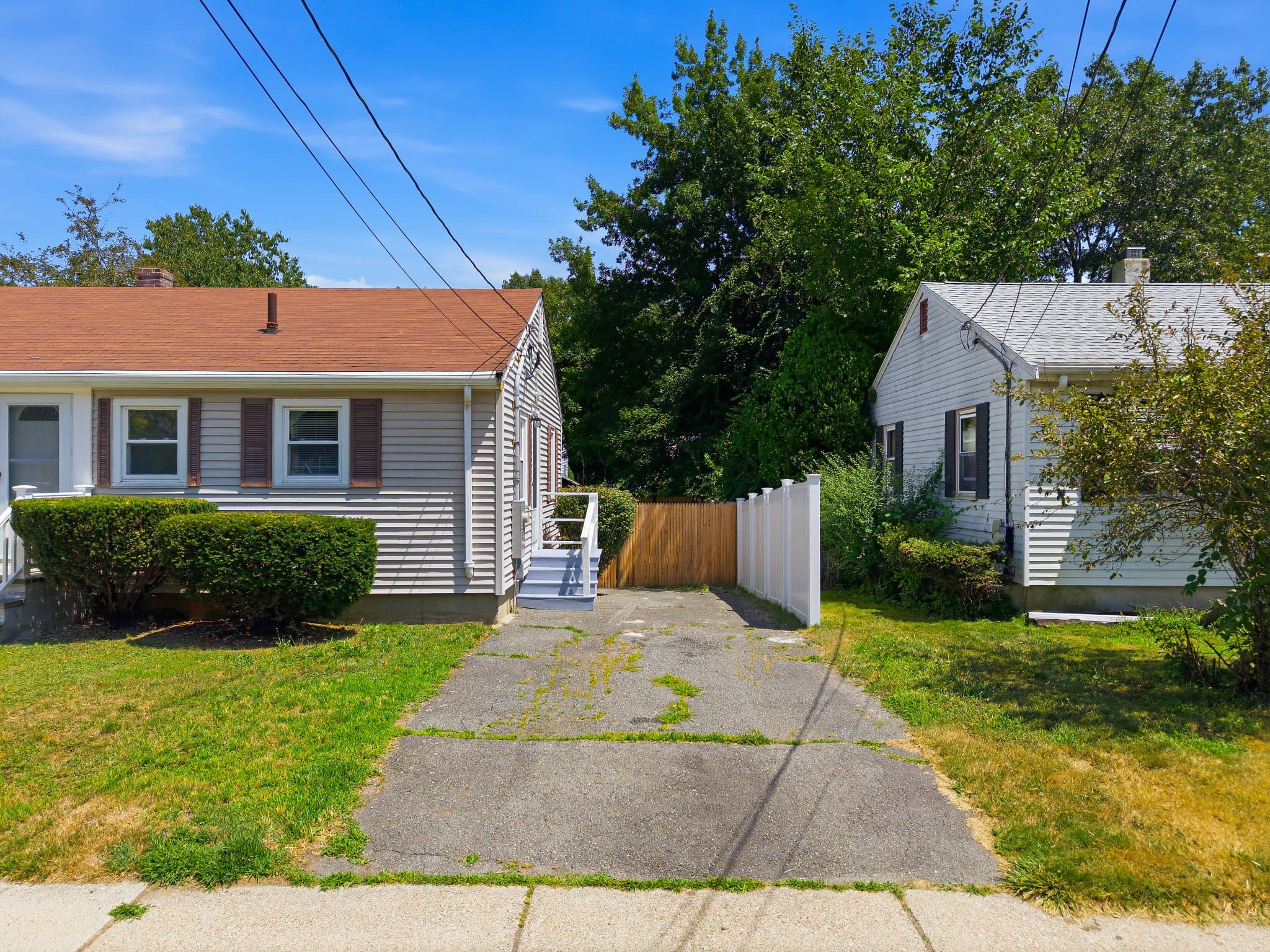Hyde Park House: 42 Windham Rd
