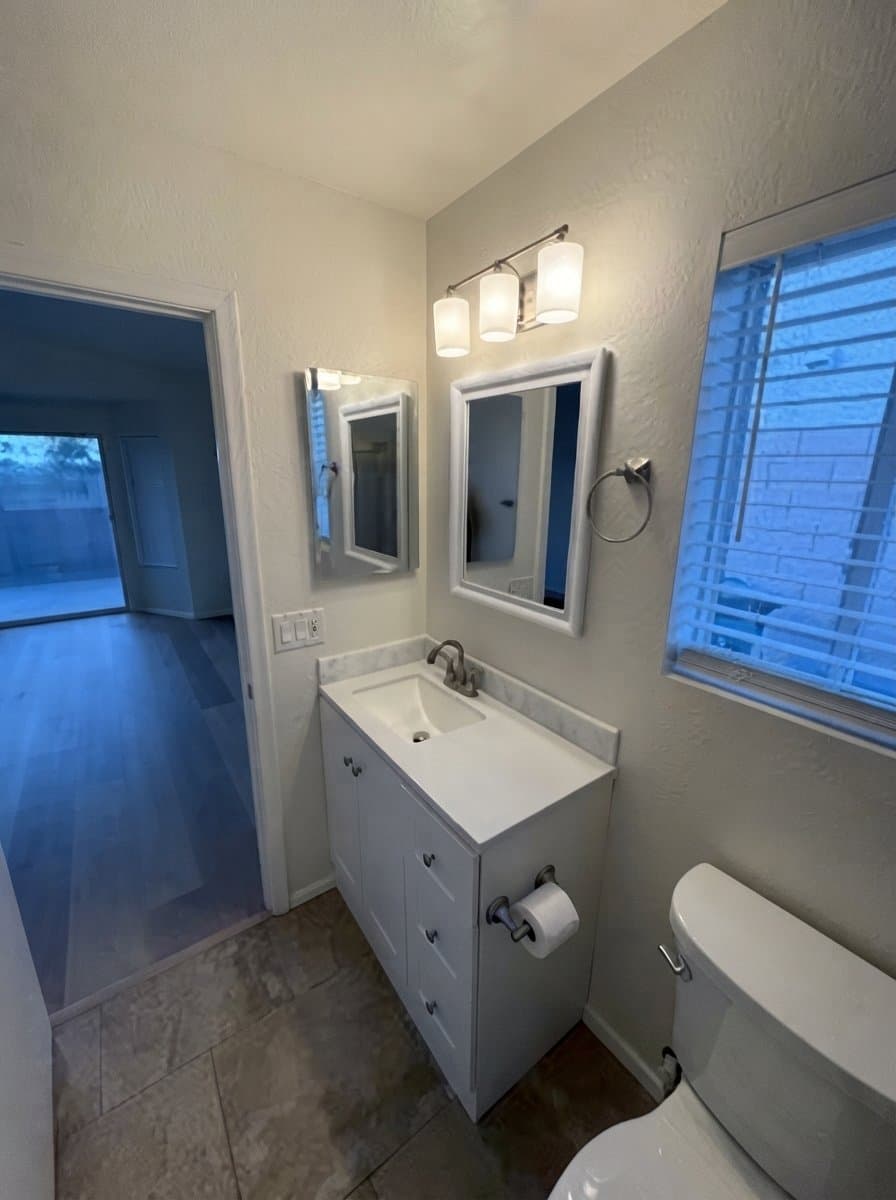 Phoenix House: 16036 N 11th Ave