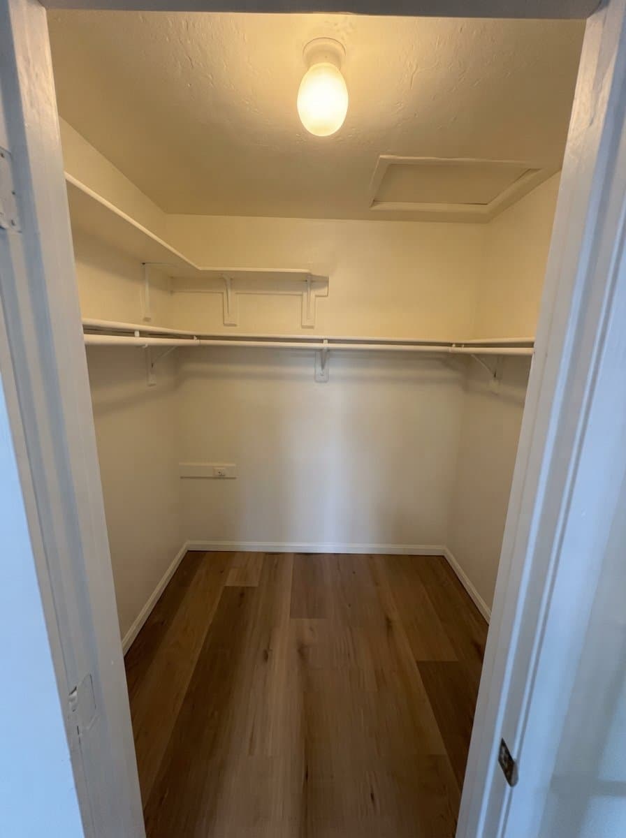 Phoenix House: 16036 N 11th Ave