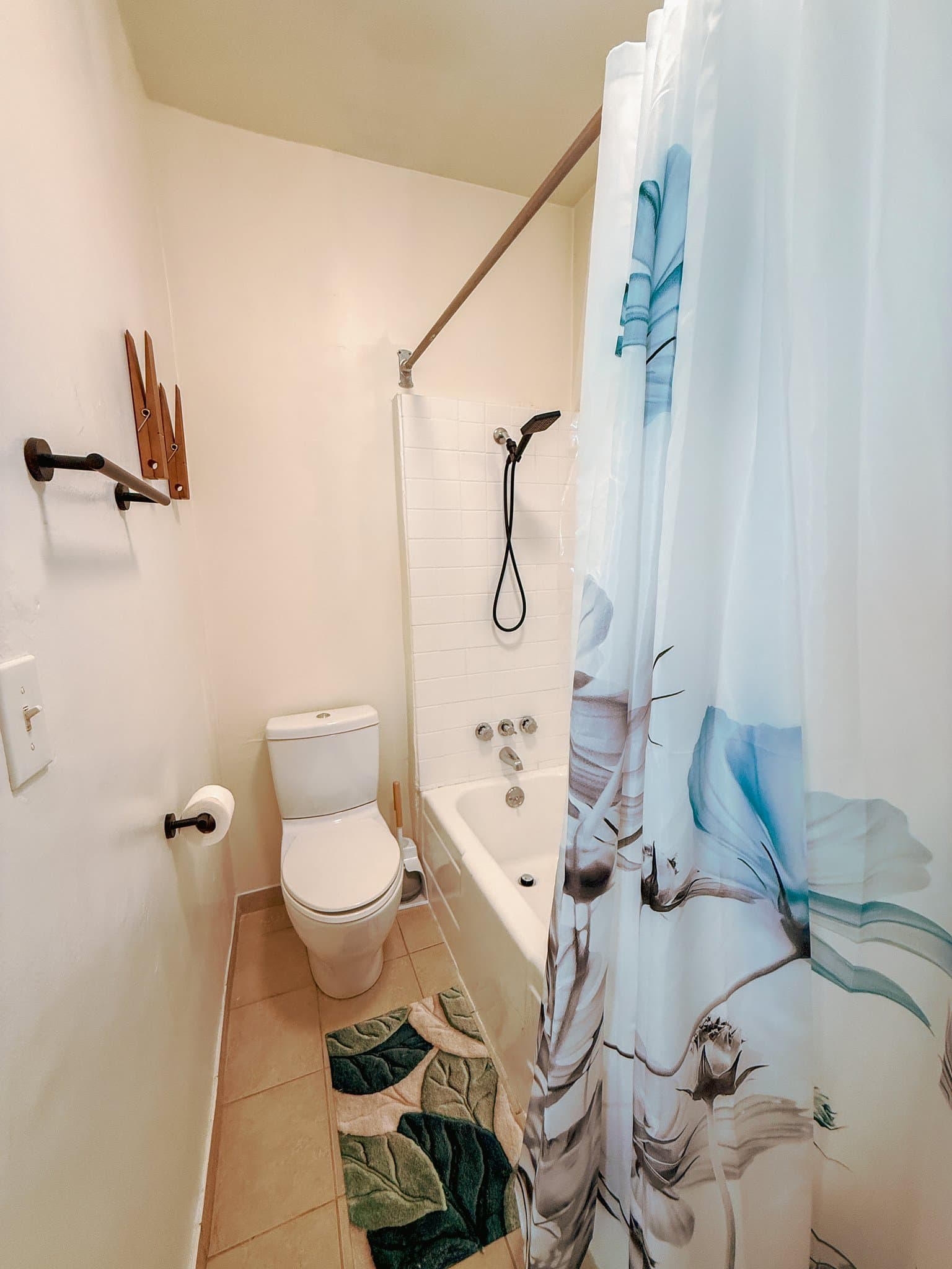 Oakland Multiplex: 455 41st St Apt 1
