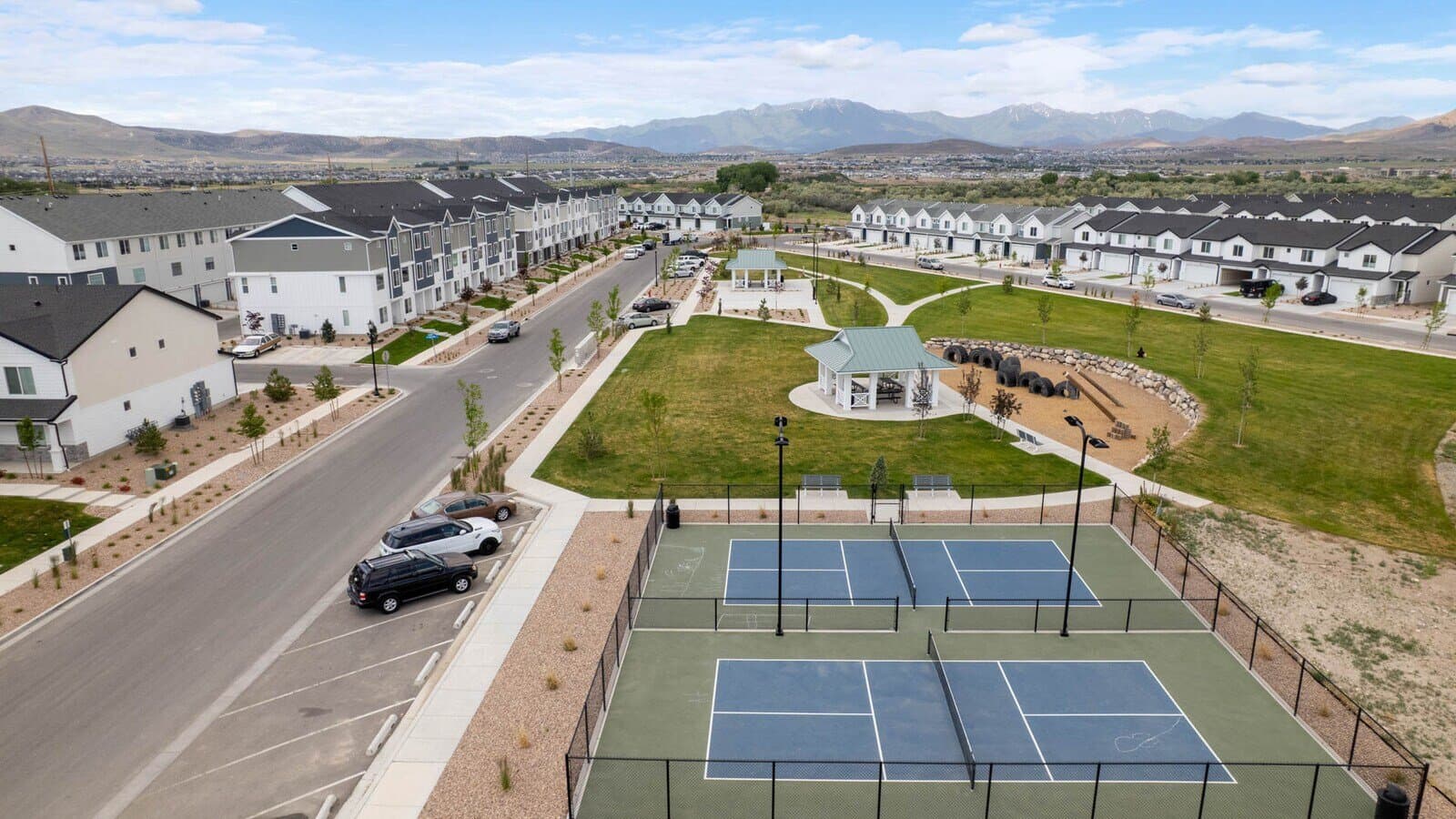 Saratoga Springs Townhome: 214 N Mine Ct