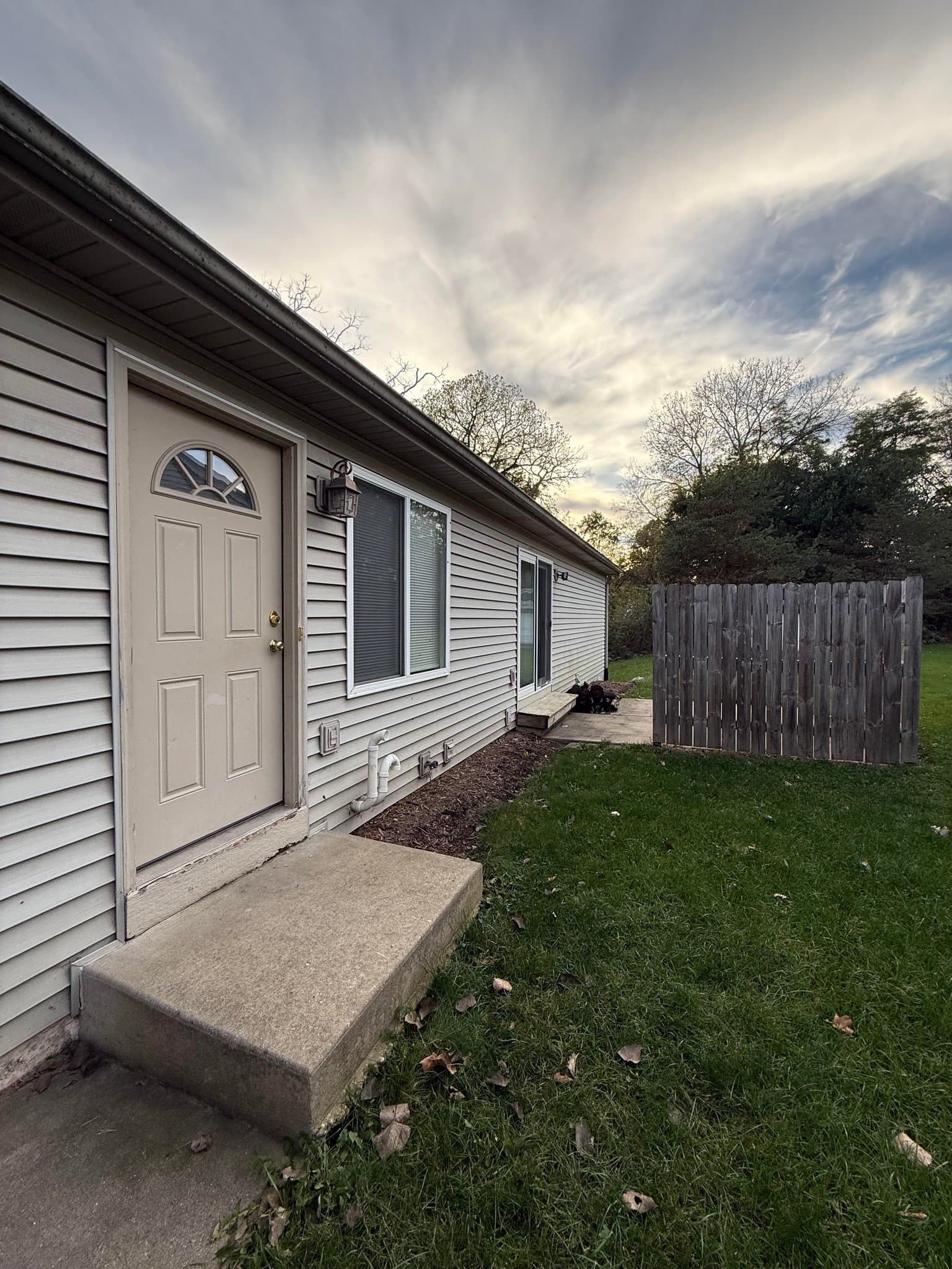 Twin Lakes Multiplex: 437 Swanson Ct